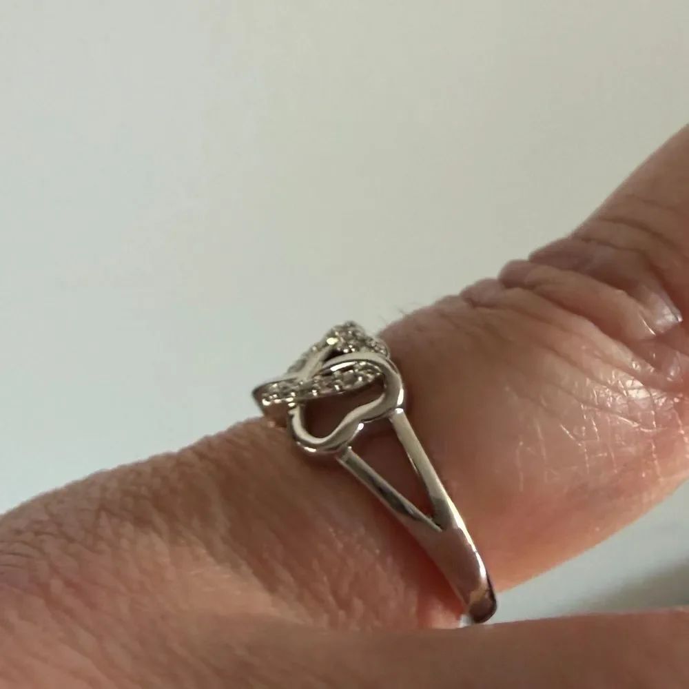 The 3 heart infinity ring in 925 and lab created stones. Sz 7 - Picture 13 of 13